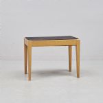 583723 Piano stool